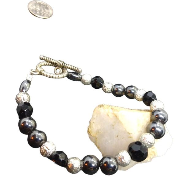 Crystal ball and black beaded‎ bracelet w silver toggle clasp B0440